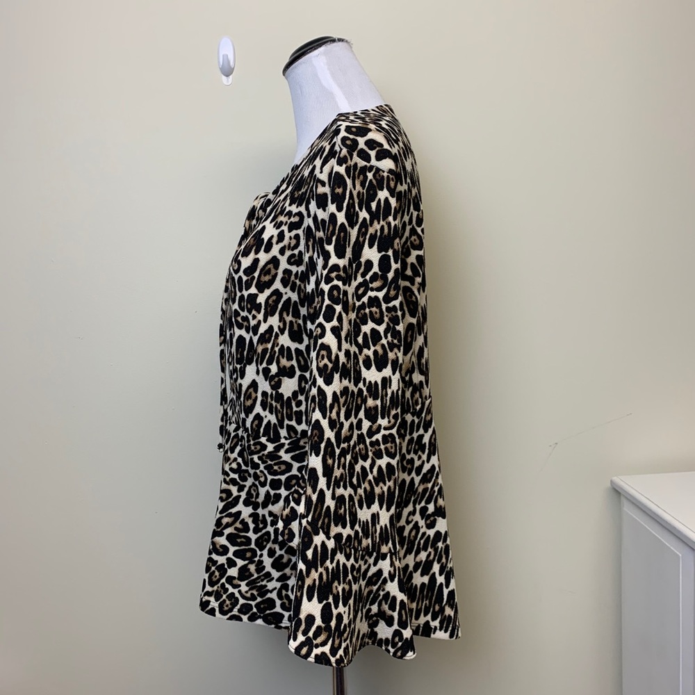 Chico’s Leopard Print Top Chico’s Size 2 (L - 12) - Picture 4 of 15